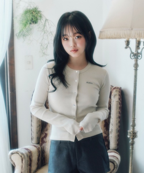 FCMM（エフシーエムエム）の「GLITTER ROUND NECK CARDIGAN/グリッダーラウンドネックカーディガン（カーディガン/ボレロ・レディース・ホワイト/ブラック/グレー・MEDIUM/SMALL）」の14枚目の写真