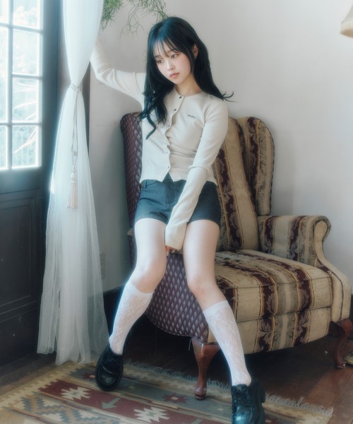 FCMM（エフシーエムエム）の「GLITTER ROUND NECK CARDIGAN/グリッダーラウンドネックカーディガン（カーディガン/ボレロ・レディース・ホワイト/ブラック/グレー・MEDIUM/SMALL）」の17枚目の写真