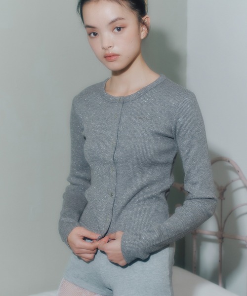 FCMM（エフシーエムエム）の「GLITTER ROUND NECK CARDIGAN/グリッダーラウンドネックカーディガン（カーディガン/ボレロ・レディース・ホワイト/ブラック/グレー・MEDIUM/SMALL）」の9枚目の写真