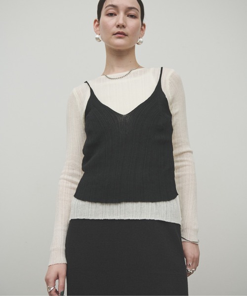 Lutim by u(ルチバイユー)の「Docking bustier sheer knit tops / ドッキングビスチェシアーニットトップス(Tシャツ/カットソー・レディース・ベージュ/ホワイト/グレー・FREE)」の1枚目の写真