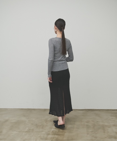 Lutim by u(ルチバイユー)の「Docking bustier sheer knit tops / ドッキングビスチェシアーニットトップス(Tシャツ/カットソー・レディース・ベージュ/ホワイト/グレー・FREE)」の21枚目の写真