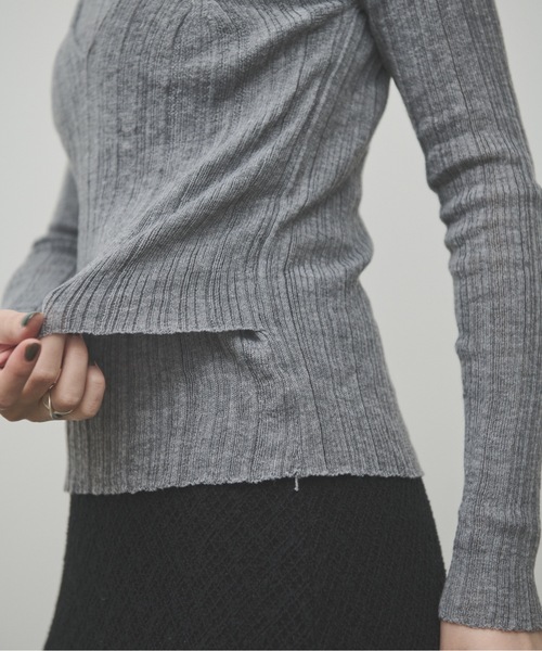 Lutim by u(ルチバイユー)の「Docking bustier sheer knit tops / ドッキングビスチェシアーニットトップス(Tシャツ/カットソー・レディース・ベージュ/ホワイト/グレー・FREE)」の16枚目の写真