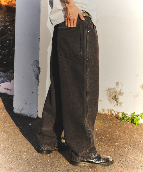 WISM（ウィズム）の「WISM ORIGINAL PRODUCT BAGGY DENIM PANT 1（デニムパンツ・メンズ・ベージュ/ブラック/ブルー・32/30/34）」の7枚目の写真