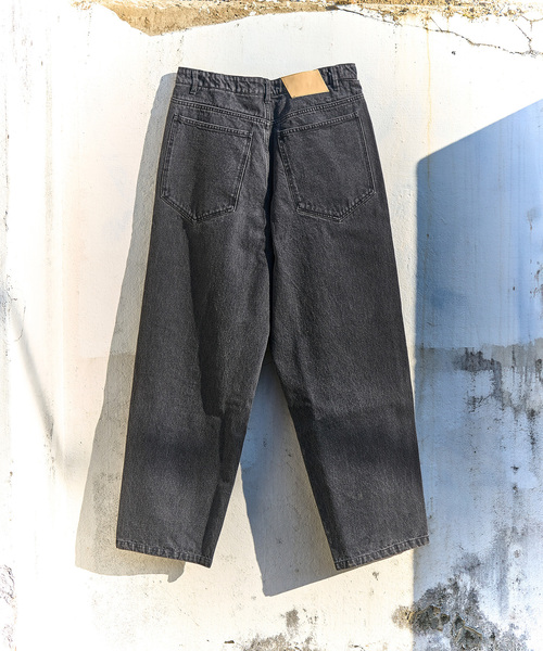 WISM（ウィズム）の「WISM ORIGINAL PRODUCT BAGGY DENIM PANT 1（デニムパンツ・メンズ・ベージュ/ブラック/ブルー・32/30/34）」の11枚目の写真