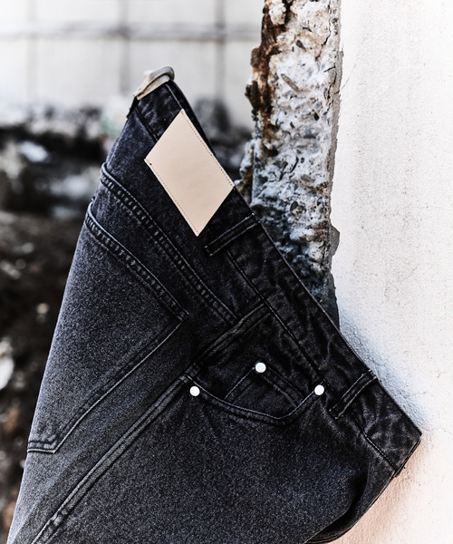 WISM（ウィズム）の「WISM ORIGINAL PRODUCT BAGGY DENIM PANT 1（デニムパンツ・メンズ・ベージュ/ブラック/ブルー・32/30/34）」の13枚目の写真