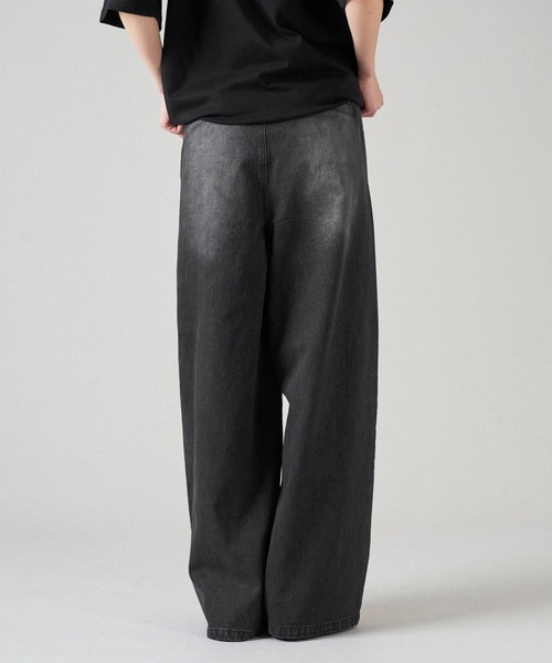 ONCILY（オンシェリー）の「TUCK WIDE BAGGY DENIM PANTS / タックワイドバギーデニムパンツ（デニムパンツ・メンズ・インディゴブルー/ライトインディゴブルー/ブラック・SMALL/MEDIUM/LARGE）」の19枚目の写真