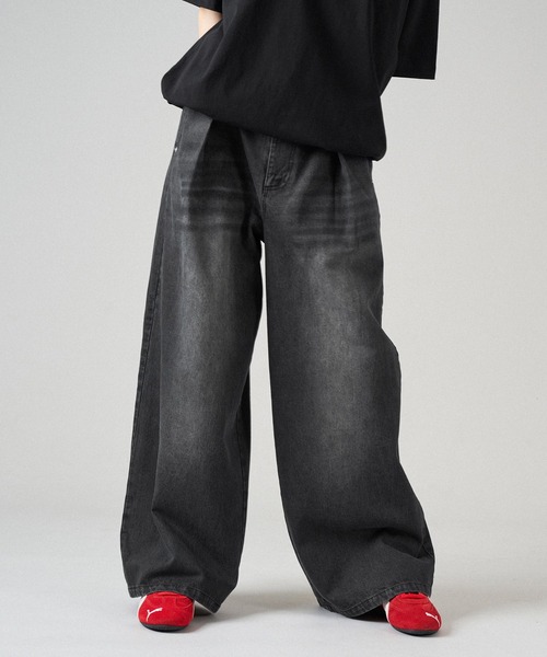 ONCILY（オンシェリー）の「TUCK WIDE BAGGY DENIM PANTS / タックワイドバギーデニムパンツ（デニムパンツ・メンズ・インディゴブルー/ライトインディゴブルー/ブラック・SMALL/MEDIUM/LARGE）」の18枚目の写真