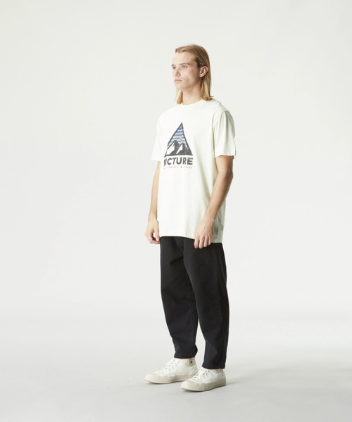 PICTURE ORGANIC CLOTHING(ピクチャーオーガニッククロージング)の「【PICTURE/ピクチャー】AUTHENTIC TEE/半袖マウンテンロゴTシャツ(Tシャツ/カットソー・メンズ・ホワイト系その他/ダークブルー/イエロー・MEDIUM/LARGE/X-LARGE)」の6枚目の写真