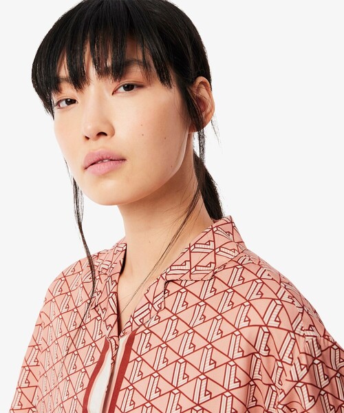 LACOSTE(ラコステ)の「ウィメンズ オーバーサイズ オープンカラーモノグラムシャツ(シャツ/ブラウス・レディース・ピンク・34/38/36)」の13枚目の写真