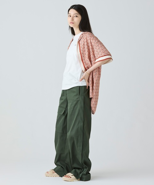 LACOSTE(ラコステ)の「ウィメンズ オーバーサイズ オープンカラーモノグラムシャツ(シャツ/ブラウス・レディース・ピンク・34/38/36)」の6枚目の写真