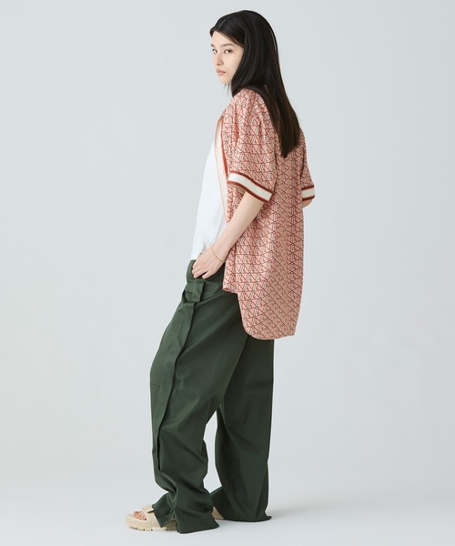 LACOSTE(ラコステ)の「ウィメンズ オーバーサイズ オープンカラーモノグラムシャツ(シャツ/ブラウス・レディース・ピンク・34/38/36)」の7枚目の写真