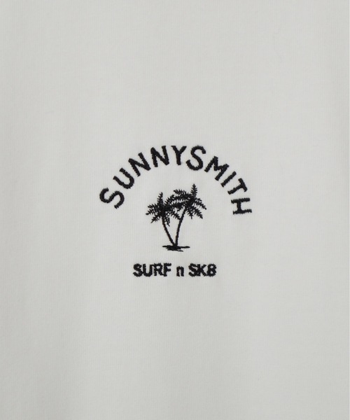 Sunny Smith(サニースミス)の「【SUNNY SMITH】ヤシの木アーチロゴワンポイント刺繍Tシャツ(Tシャツ/カットソー・メンズ・スモークグレー/ホワイト/ホワイト系その他・LARGE/MEDIUM)」の18枚目の写真