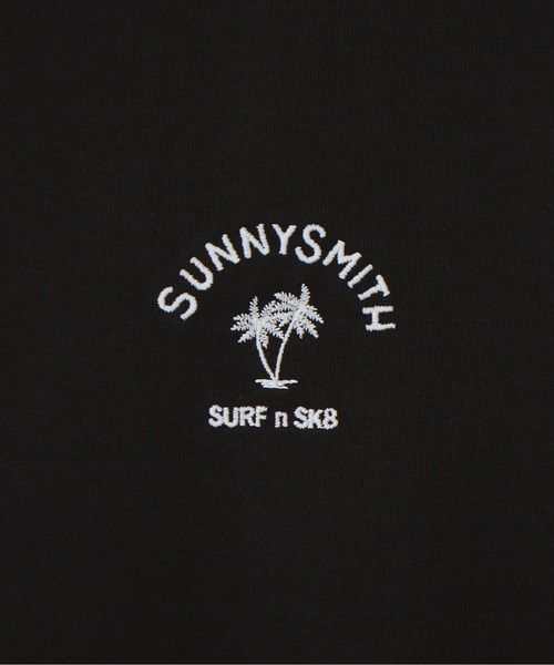 Sunny Smith(サニースミス)の「【SUNNY SMITH】ヤシの木アーチロゴワンポイント刺繍Tシャツ(Tシャツ/カットソー・メンズ・スモークグレー/ホワイト/ホワイト系その他・LARGE/MEDIUM)」の22枚目の写真