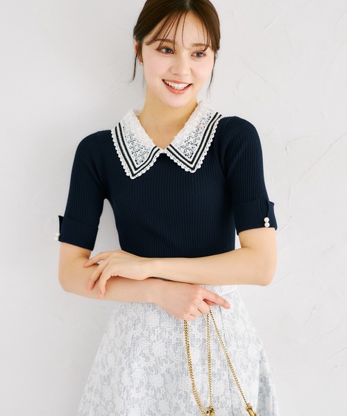 tocco closet（トッコ　クローゼット）の「【ZOZO限定】2WAYラインレース襟付きリブニット半袖トップス（ニット/セーター・レディース・ブラック/ライトブルー/オフホワイト/コーラルピンク/ネイビー・M）」の4枚目の写真