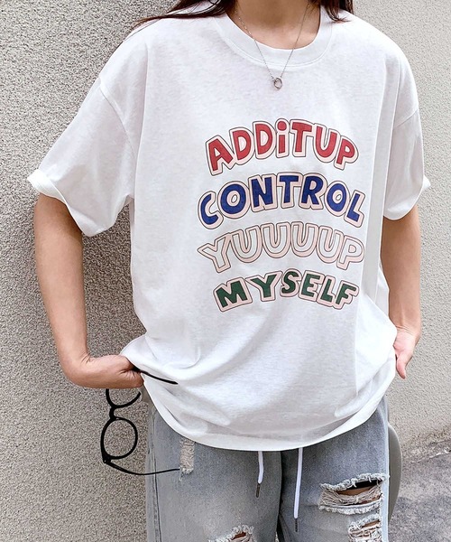 LOWO(ロワ)の「綿混英字プリントオーバーサイズTシャツ カットソー(Tシャツ/カットソー・レディース・ホワイト/グレー・FREE)」の3枚目の写真