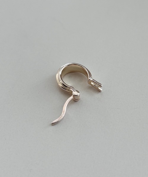 CANAL JEAN（キャナルジーン）の「Pt　Arcフープピアス（ピアス（両耳用）・レディース・ゴールド/シルバー・ONE SIZE）」の5枚目の写真