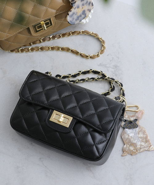 La TOTALITE(ラトータリテ)の「MILOS / ミロス キルティングチェーンバッグ(ショルダーバッグ・レディース・ベージュ/ブラック・FREE)」の4枚目の写真