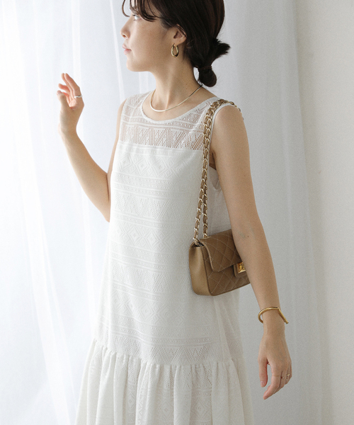 La TOTALITE(ラトータリテ)の「MILOS / ミロス キルティングチェーンバッグ(ショルダーバッグ・レディース・ベージュ/ブラック・FREE)」の5枚目の写真