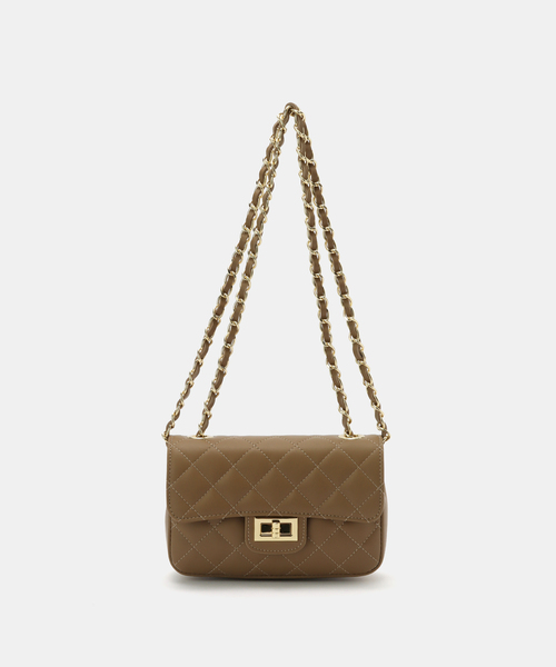 La TOTALITE(ラトータリテ)の「MILOS / ミロス キルティングチェーンバッグ(ショルダーバッグ・レディース・ベージュ/ブラック・FREE)」の11枚目の写真