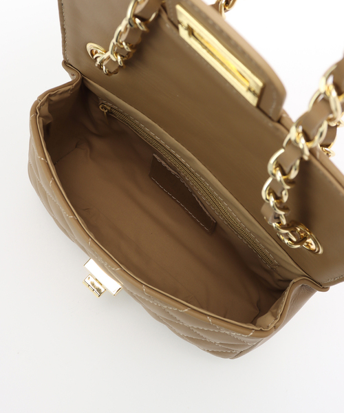 La TOTALITE(ラトータリテ)の「MILOS / ミロス キルティングチェーンバッグ(ショルダーバッグ・レディース・ベージュ/ブラック・FREE)」の16枚目の写真