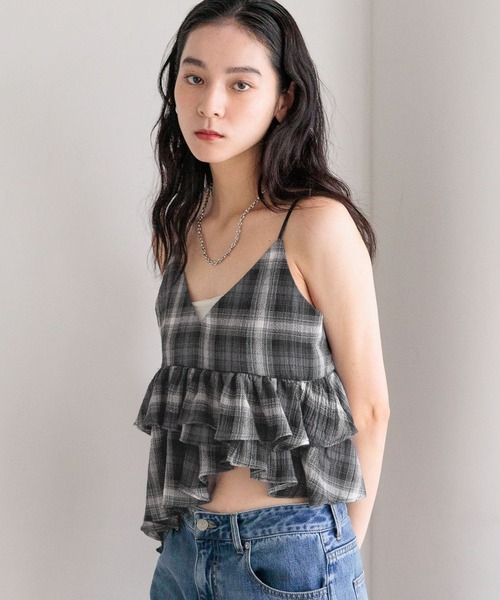 LOWRYS FARM(ローリーズファーム)の「オンブレチェックビスチェ 576770(キャミソール・レディース・チャコールグレー/レッド・FREE)」の1枚目の写真