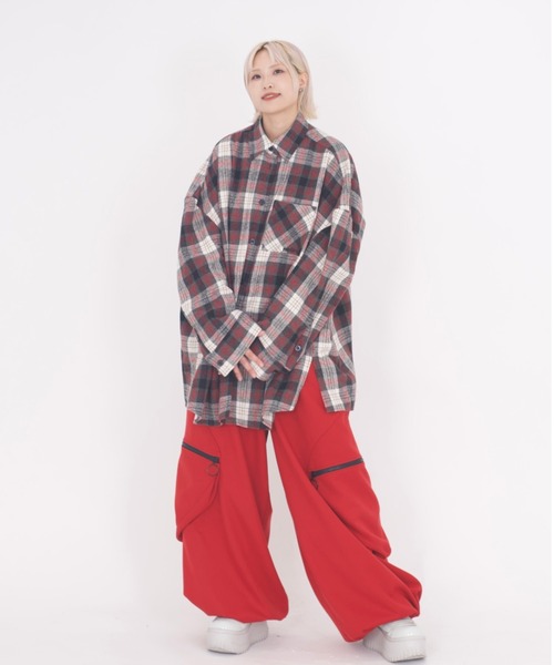 L.H.P(エルエイチピー)の「neuron/ニュウロン/カラーカーゴパンツ(カーゴパンツ・レディース・レッド・F)」の4枚目の写真