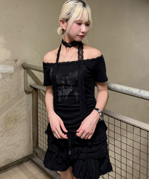tシャツ A'GEM/9 × .kom 「.KOM/ドットケーオーエム」カモフラバタフライショルダーストラップTシャツ レディース A'GEM/9 × .kom 『.KOM/ドットケーオーエム』 サイドギャザー蝶T