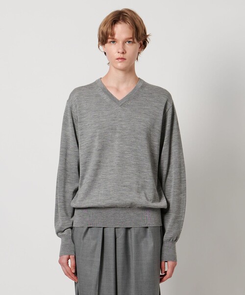 LOEFF(ロエフ)の「<LOEFF>16ゲージ Vネック ニット(ニット/セーター・レディース・オフホワイト/ベージュ/グレー系・FREE)」の11枚目の写真