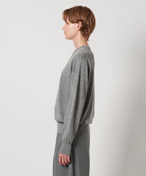 LOEFF(ロエフ)の「<LOEFF>16ゲージ Vネック ニット(ニット/セーター・レディース・オフホワイト/ベージュ/グレー系・FREE)」の13枚目の写真