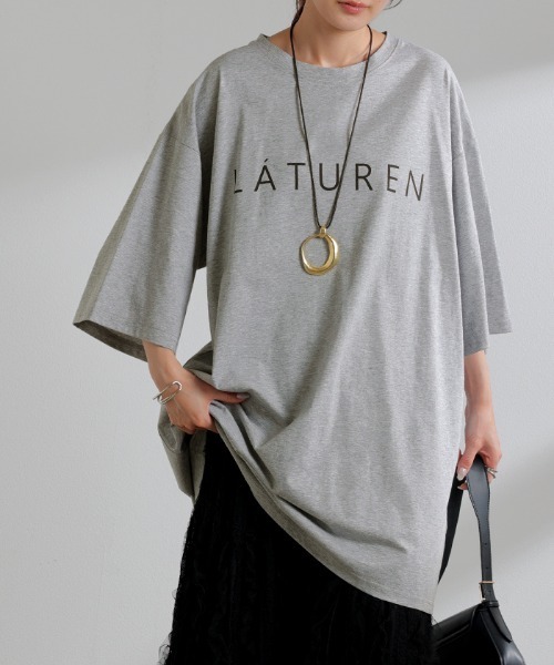HUG.U(ハグユー)の「接触冷感ロゴTシャツ(Tシャツ/カットソー・レディース・パープル/ライトグレー/ホワイト/ブラック・FREE)」の4枚目の写真