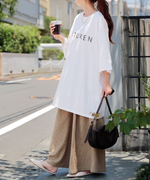 HUG.U(ハグユー)の「接触冷感ロゴTシャツ(Tシャツ/カットソー・レディース・パープル/ライトグレー/ホワイト/ブラック・FREE)」の6枚目の写真
