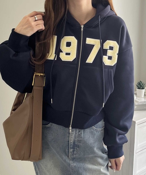 セール】ショート丈ダブルジップロゴワッペン刺繍スウェットパーカー