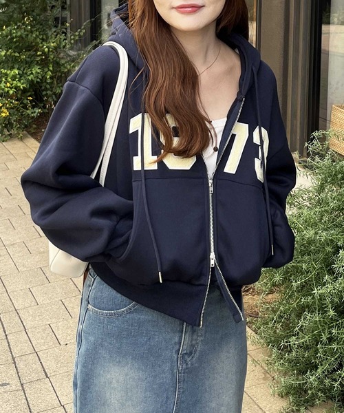 セール】ショート丈ダブルジップロゴワッペン刺繍スウェット