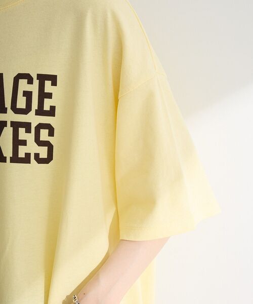 Green Parks(グリーンパークス)の「カレッジロゴ刺繍5分袖チュニック(チュニック・レディース・チャコールグレー/オフホワイト/イエロー/ブルー・FREE)」の14枚目の写真