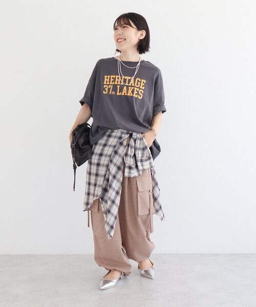 Green Parks(グリーンパークス)の「カレッジロゴ刺繍5分袖チュニック(チュニック・レディース・チャコールグレー/オフホワイト/イエロー/ブルー・FREE)」の22枚目の写真