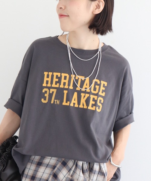 Green Parks(グリーンパークス)の「カレッジロゴ刺繍5分袖チュニック(チュニック・レディース・チャコールグレー/オフホワイト/イエロー/ブルー・FREE)」の1枚目の写真