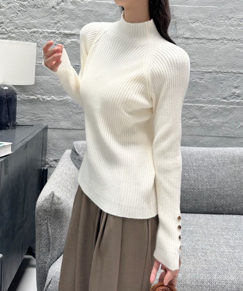Eclat one（エクラワン）の「【Eclat one】袖口ボタン コンパクト リブニット（ニット/セーター・レディース・ブラック/アイボリー/ベージュ/ブラウン・FREE）」の11枚目の写真