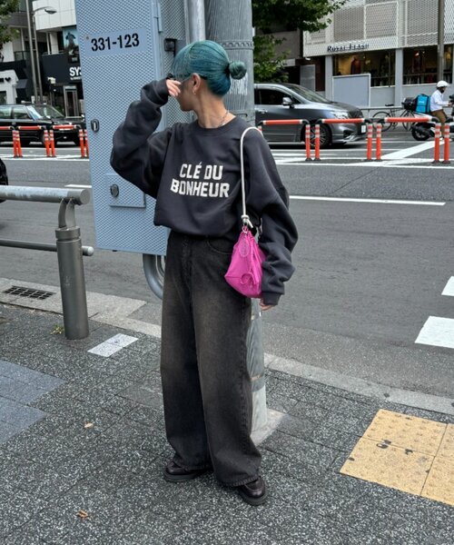 CIAOPANIC TYPY（チャオパニックティピー）の「【WEB限定】【UNISEX】CLE'DUビッグシルエット裏起毛ロゴスウェット（スウェット・レディース・チャコールグレー/グレー/ネイビー・MEDIUM/LARGE）」の14枚目の写真