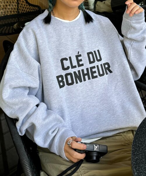 CIAOPANIC TYPY（チャオパニックティピー）の「【WEB限定】【UNISEX】CLE'DUビッグシルエット裏起毛ロゴスウェット（スウェット・レディース・チャコールグレー/グレー/ネイビー・MEDIUM/LARGE）」の4枚目の写真