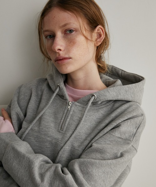 Auntie Rosa Holiday（アンティローザホリデー）の「裏起毛ZIPクロップドフーディー（スウェット・レディース・グレー/ブラック・FREE）」の13枚目の写真