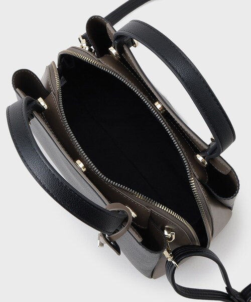OPAQUE.CLIP(オペークドットクリップ)の「【2WAY/名品】バイカラーミドルボストンバッグ(ショルダーバッグ・レディース・ベージュ系4/ピンク系その他2/チャコール/ブラック系4/ブルー系7・00)」の14枚目の写真
