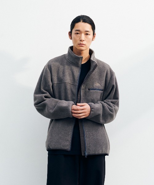 KELTY(ケルティ)の「パフリースジップジャケット(その他トップス・レディース・ベージュ/モカ/グレー/ブラック・MEDIUM/XL/S/L)」の3枚目の写真