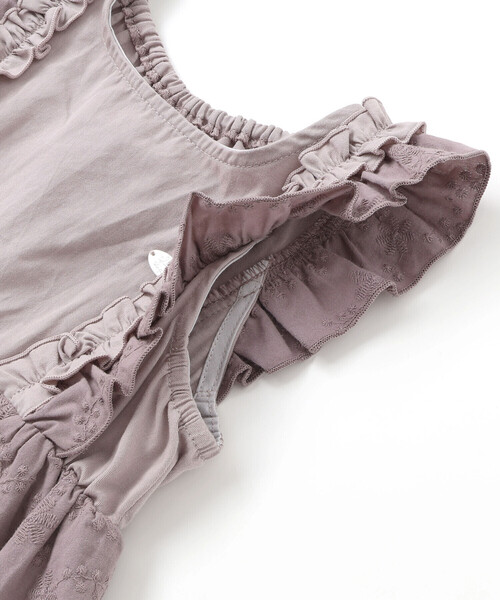 SLAP SLIP（スラップスリップ）の「肩フリル花柄レースジャンパースカート(80~130cm)（ジャンパースカート・キッズ・ピンク/パープル・90cm/80ｃｍ/100cm/130cm/120cm/110cm）」の3枚目の写真