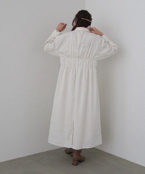 Bab（バブ）の「【選べるサイズ展開】ストライプビスチェ風シャツワンピース（シャツワンピース・レディース・アイボリー/グレイッシュベージュ/ブラウン/チャコールグレー・S/M/L）」の6枚目の写真