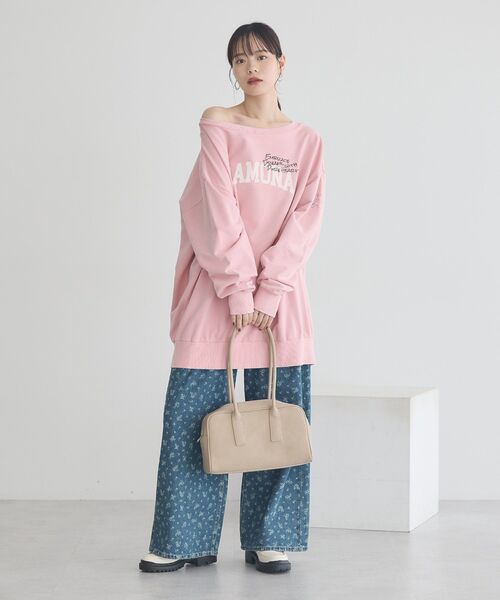 earth music&ecology(アースミュージックアンドエコロジー)の「ランダム刺繍オフショルプルオーバー(スウェット・レディース・チャコールグレー/ピンク・FREE)」の18枚目の写真