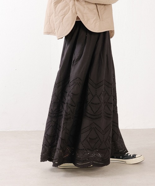emesuelee(エメスーリー)の「スカラップ刺繍 ロングスカート 裏地付き(スカート・レディース・ベージュ/アイボリー/ブラック・フリー)」の14枚目の写真