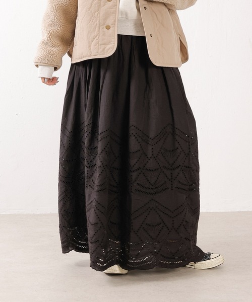 emesuelee(エメスーリー)の「スカラップ刺繍 ロングスカート 裏地付き(スカート・レディース・ベージュ/アイボリー/ブラック・フリー)」の15枚目の写真
