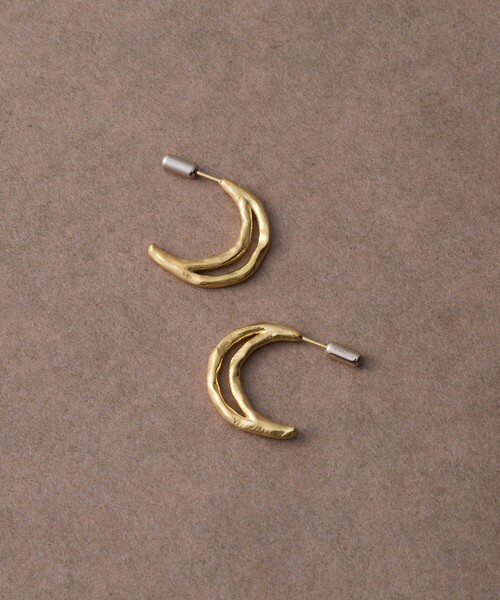 ete bijoux（エテビジュー）の「[ライフイズアジャーニー] ムーン ピアス（ピアス（両耳用）・レディース・イエローゴールド・FREE）」の2枚目の写真