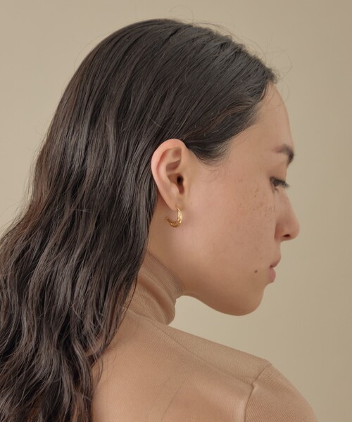 ete bijoux（エテビジュー）の「[ライフイズアジャーニー] ムーン ピアス（ピアス（両耳用）・レディース・イエローゴールド・FREE）」の5枚目の写真
