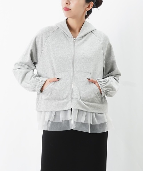 LUCA/LADY LUCK LUCA（ルカ/レディラックルカ）の「LC/LLL 裾チュール裏毛パーカー（Tシャツ/カットソー・レディース・グレー/アイボリー/ブラック・FREE）」の6枚目の写真